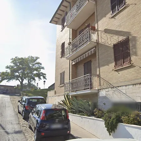 Con Balcone In Centro Storico Apartamento