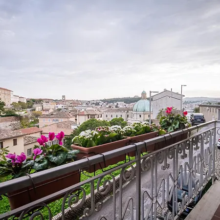 Con Balcone In Centro Storico * Ancona
